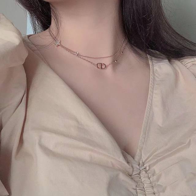 Dior's Latest Fashionable Five-Pointed Star Diamond-Encrusted Cd Letter Rose Gol