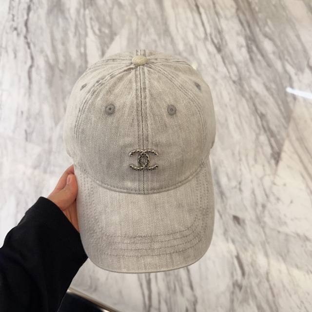 Chanel new high-end diamond hard-top baseball cap, Chanel Logo classic and simpl