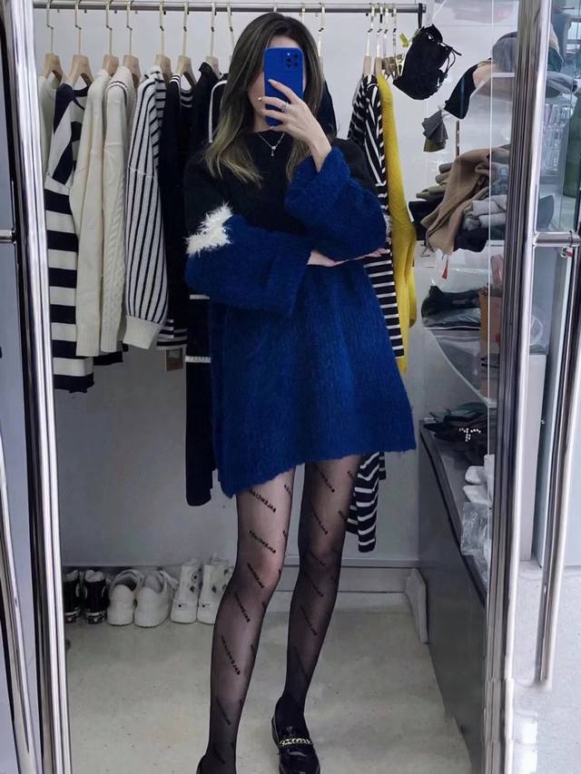 配包装 一盒1双 Balenciaga 巴黎世家经典植绒字母丝袜 欧美大牌丝袜一比一高版本制作,可以看得到的工艺!潮人秋冬必备单品 ,超百搭! 配包装 一盒1双 Balenciaga 巴黎世家经典植绒字母丝袜 欧美大牌丝袜一比一高版本制作,可以看得到的工艺!潮人秋冬必备单品 ,超百搭!