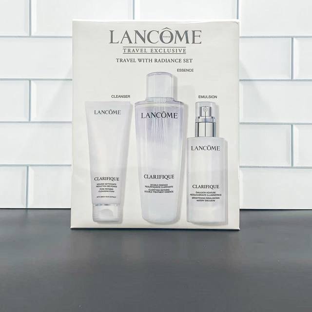 通 可配礼袋+中文标，细节全对版，味道对香，市面最高版本，非流通普货，正品质量直供，支持对比，明通市场认可版本兰蔻极光三件套明通版！内含：洗面奶150Ml，50