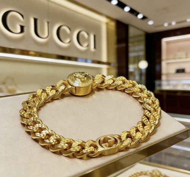 古驰蛇年新款推荐款2026最新出炉 Gucci古驰手链最新款经典款 精致无论款式 质感 都是绝对的顶尖Feel 只要看一眼就懂了 原版Logo 超 Nice 搭