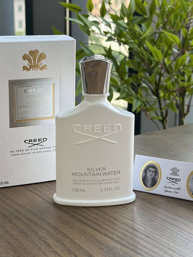 原单品质 一款无限回购的高级香 Creed 银色山泉 前调：佛手柑，黑加仑，白松香，橙 中调：茶，臭氧香调 后调：檀香、麝香 一听这个名字就爱上了，清冷、凛冽除