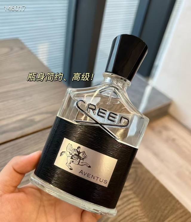 原单品质 Creed拿破仑之水，一支永远不会出错的男香100Ml 我觉得比银色山泉更好闻， 很有高级感的男香。 由清爽酸甜的果香揭开鲜明的前奏， 然后逐渐冒出烟