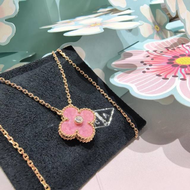 V金材质梵克雅宝Vca四叶草蔷薇辉石镶钻项链