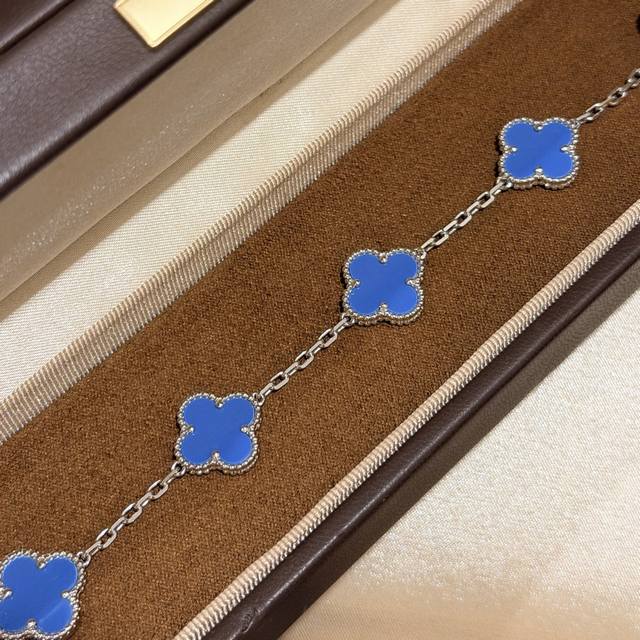 A1764 梵家 限量版 蓝松石 四叶草 五花手链 天然蓝松打磨抛光 不是便宜货染的[撇嘴] 现货 高端纯银非常精致显白原版菱形扣设计 玫铂金色 电镀厚金 纯银