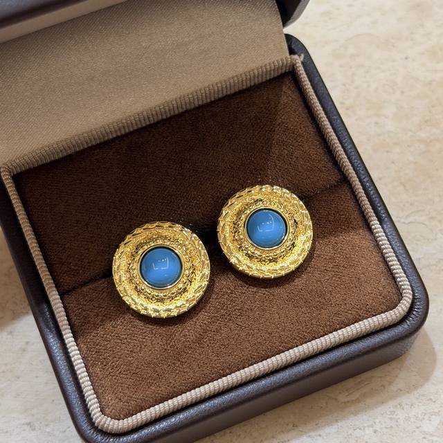A7164 独立设计师款 今夏最火爆的“网红”蓝 蓝松石 太阳花 黄金耳钉 新品出不停～ 通体925纯银镶嵌工艺 质感和保色都是一流！ 高端定制 天然材质稀贵