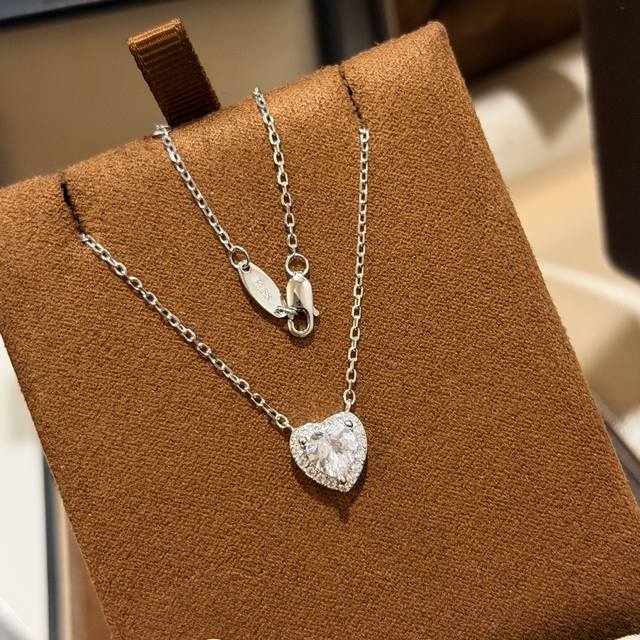 项链130 A7014 闪耀钻石 女神白富美必备 三克拉 爱心钻石 项链 桃心切割钻石耳钉 材质925纯银顶级5A高碳钻干净透亮 实力白富美必备单品 永远闪亮