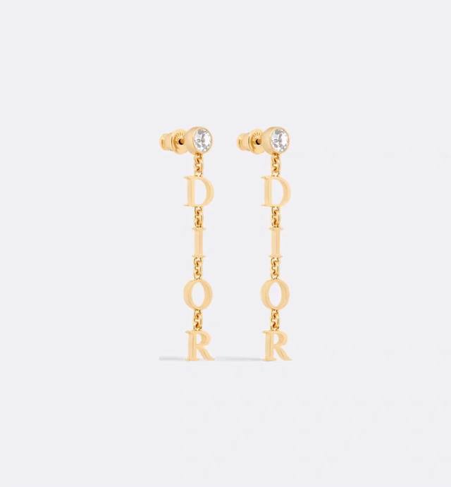 迪奥 新款一线大牌都爱的Dior 迪奥 新品水晶耳环 金属质感逆袭版字母潮范儿抢风头 完全胜任现代年轻人街拍、度假时尚搭成为夏日最炙手的时髦单品...