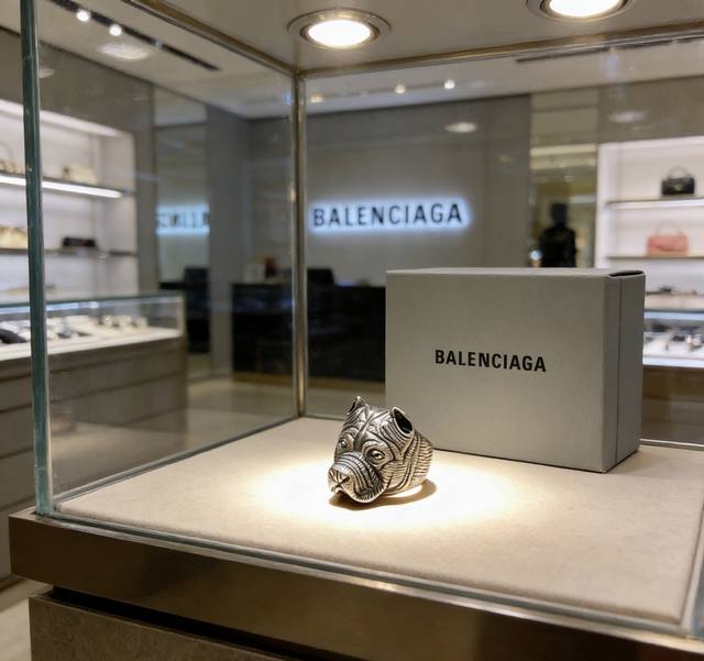 爆款原单货 新品 巴黎世家戒指 Balenciaga戒指专柜一致巴黎世家戒指火爆款出货 设计独特 简单大气 男女都可以佩戴 复古细节复刻 码数美码:7 8 9