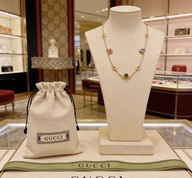 古驰项链最新款链条档次更高明星同款Anger Forest系列双G古驰项链 链长60厘米可改长度 古驰金色宝石系列新款 细节对版做旧处理 非市面亮面版型 这款一