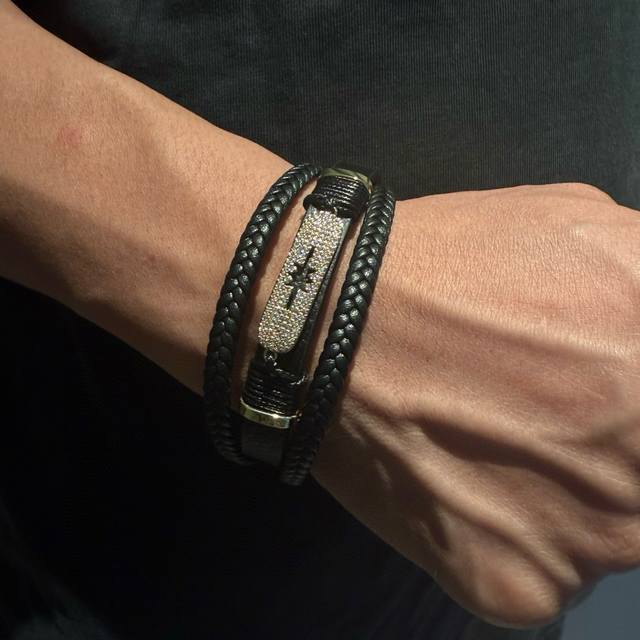 Chrome He Rts 克罗心专柜同款皮绳手链～正品开模潮流时尚必备 男女均可佩戴 情侣款同款 摇滚朋克泰银风格 复古元素 潮流百搭 官网同款