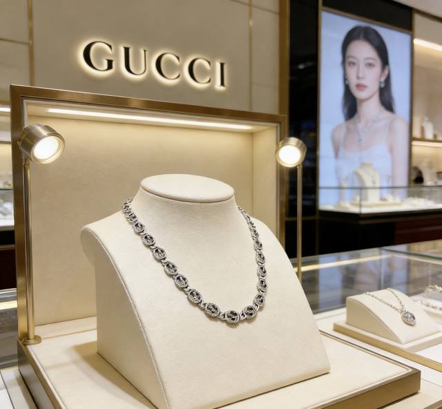 新品发布不爆不发 抖音带货网红首选 古驰项链最新款链条档次更高明星同款Anger Forest系列双G设计理念复古项链 让高档的衣服搭配更有气质 出去更有牌面和