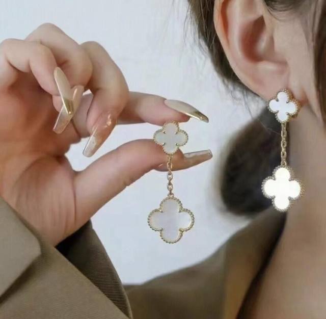 V金材质Vca白贝母双花耳拍