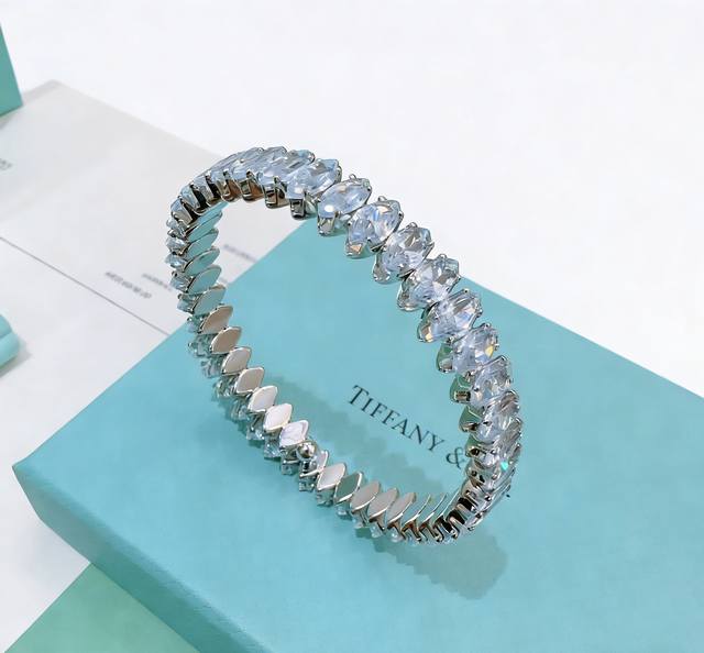 独家订制 Tiff 蒂芙尼手链纪念款 花絮 马眼 手链 采用高碳钻 顶级亚金材质镶嵌 铂金镶钻设计 绝对精工细造 优雅 大方男女通用手镯 有弹性