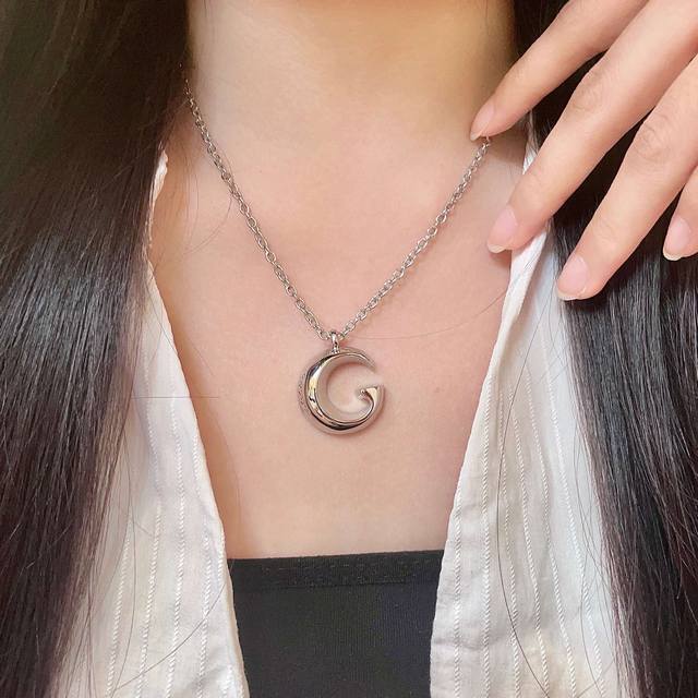 2026新款古驰项链现货即发 爆款随时断货复古风格时尚造型设计很漂亮专柜材质专柜新款上市 美得不要不要的 唯美 浪漫 人手必备款 火爆小红书 精选Zp一致材质