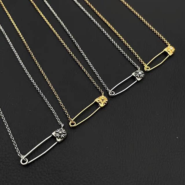 饰仟禧高级感复古做旧22K金色别针项链十字花欧美男女经典款潮牌