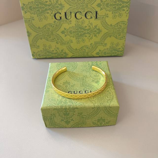 Gucci Diamante系列 Gucci钻石菱格纹手镯