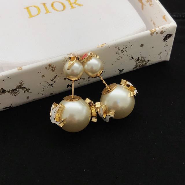 编号Ded0708 Dio*最新款玫瑰花飞鸟耳钉 一致Z批黄铜材质