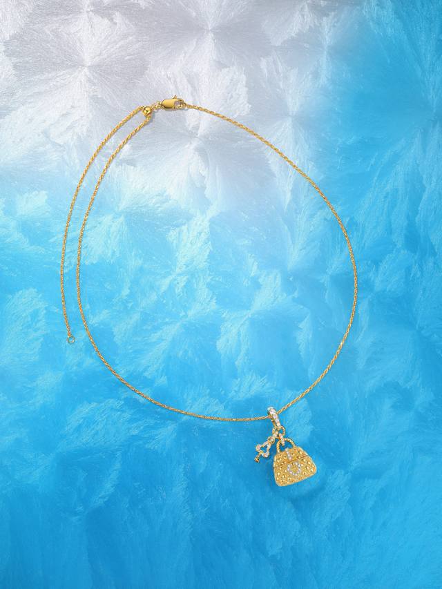 我们出品 量大咨询客Fu 彩宝系列-包包项链 通体925纯银耐磨保色度行业最新配方优金电镀！人无我有！对标高级珠宝工艺！全部是一致真金真钻的做法，一般只有在高级