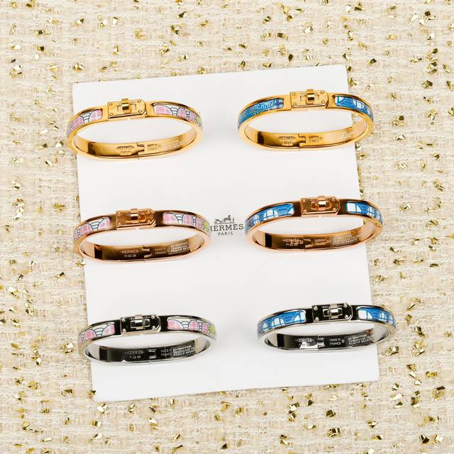 彩色 单色 我们出品 Zp7410，量大咨询客Fu 新款H家 Kelly 珐琅手镯 有钱也买不到系列，交给我 无疑是今年的大大大爆款了有一说一H家的设计越来越懂