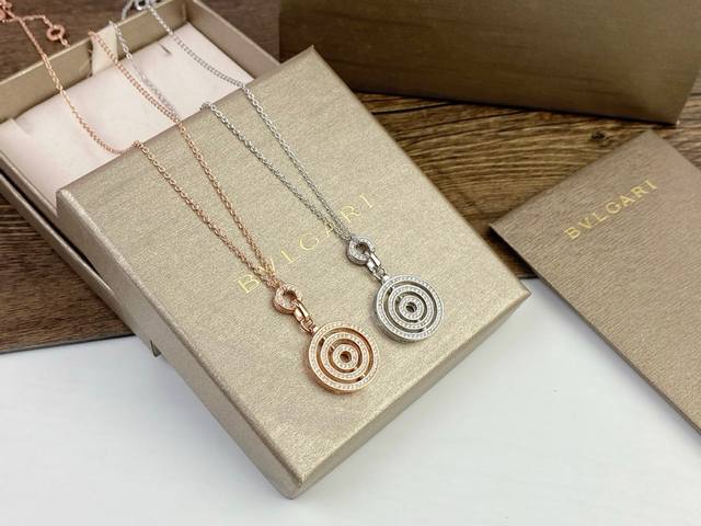 Bvlgari宝格丽转运项链完美还原专柜细节 镶嵌进口高碳钻 [转圈]独家实拍 图片可见工艺 亚金电镀18K金 高端加厚电镀工艺