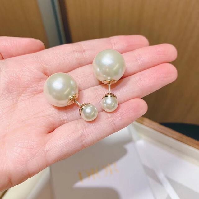 编号Ded0021 经典大小珍珠耳环 经典百搭，永不过时