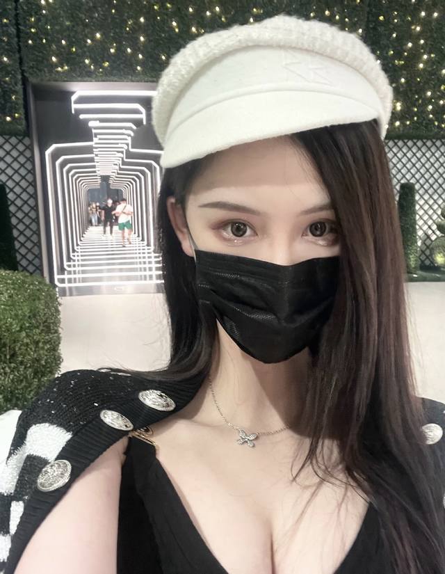 纯银 V金 我们出品 缱绻蝴蝶项链 Zp60 000+ 认准唯一一家真正购入珠宝类Z批开发的，可订做18K真金真钻版，只做对版真金货，价询客Fu 迷你缱绻蝴蝶吊