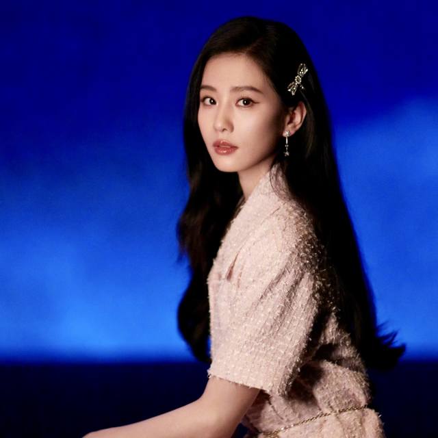 纯银 V金 我们出品 彗星耳环，可订制18K真金真钻版，认准我家出品[机智]，量大咨询客Fu Ch Nel彗星耳环，我们采用925纯银，顶级进口仿真钻，用做开金