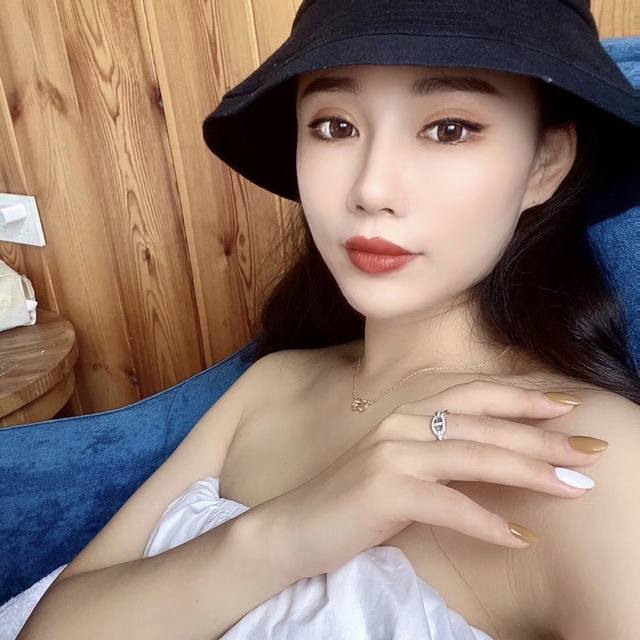 香槟金 银色 我们出品 猪鼻子满钻戒指 Zp88400+ 认准唯一一家真正购入珠宝类Z批开发的，可订做真金真钻，只做对版Z批真金货，批K市面各种金货量大咨询客F