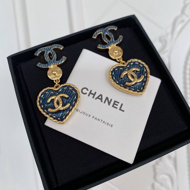 高品质 细节如图 香 金色星星牛仔双C爱心耳环 24春夏最新款超爆牛仔爱心系列！全网首发老规矩先买先得闭眼冲太爱啦超级断货王！巨巨巨难买！真心不买对不起自己坠入