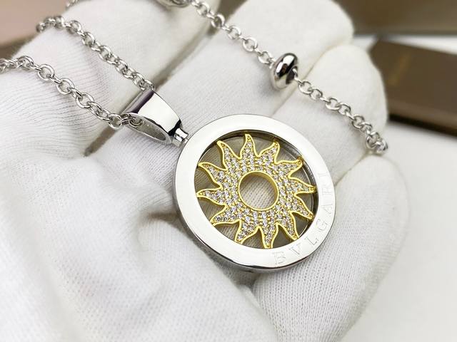 Bvlgari宝格丽镶钻旋转太阳项链 风火轮项链 中长款链条～男女均可戴链总长65Cm完美还原专柜细节 中间太阳可转动独家实拍 图片可见工艺 高端亚金电镀18K