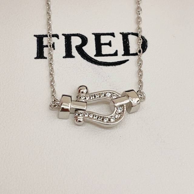 Frde最新款银色马蹄扣项链 一致Z批黄铜材质，非常的上镜设计很特别值得入手高级手工坊系列