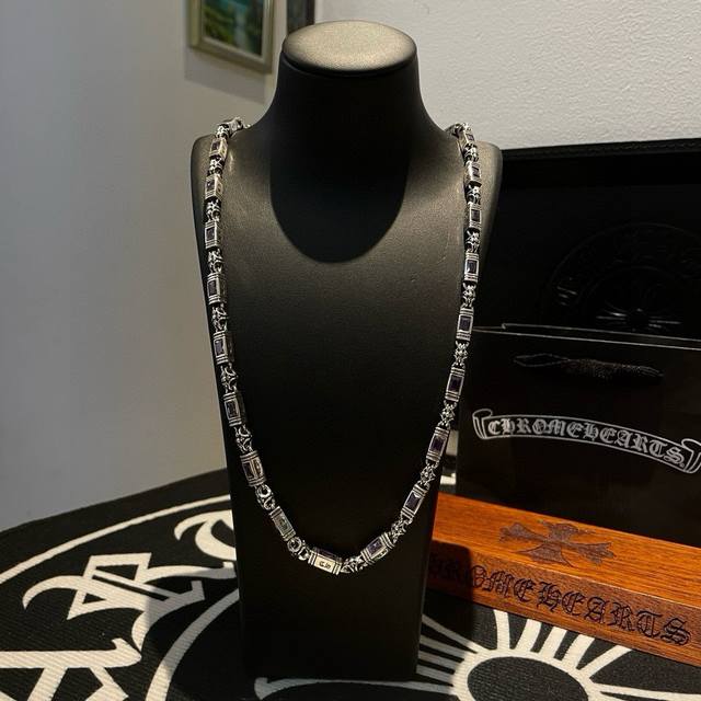 抖音 快手 Ins 小红书 直播热门 ，新款 专柜品质 Chrome Hearts克罗心黑钻项链 ，凹凸造型不同的花纹设计风格 呈现出与众不同 十字架 童军花是