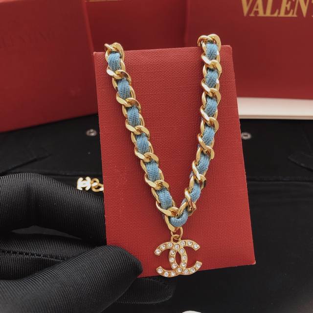 编号Xxl0357 Ch*Nel最新款蓝色牛仔项链 一致Z批黄铜材质