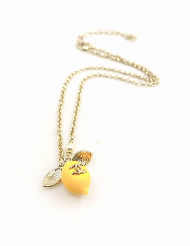 Chanel 最新款黄柠檬项链 一致Z批黄铜材质