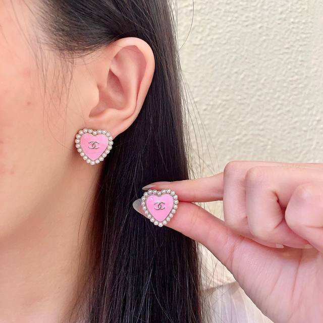 香奈儿珍珠爱心双C耳钉