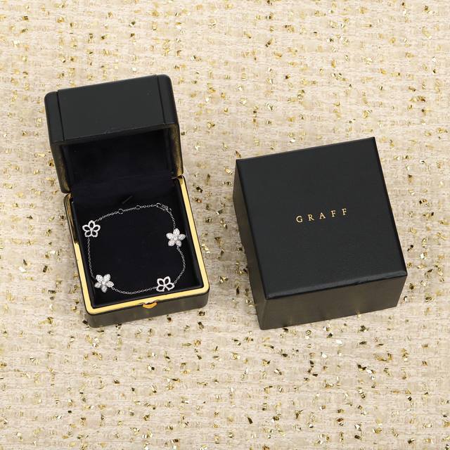 206396 我们出品 繁花手链小号，可订做18K真金真钻版，只做对版真金货，价询客Fu，pk市面各种金货 Wild Flower钻石花朵轻盈优雅地盛放，洋溢生