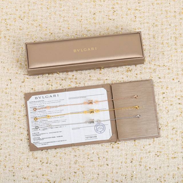 202985 我们出品 Bv经典弹簧手链 可定制18K真金，量大询客Fu B宝经典B.Zero系列手链，它的经典程度无需多言，万众青睐的罗马设计，上身非常高贵气