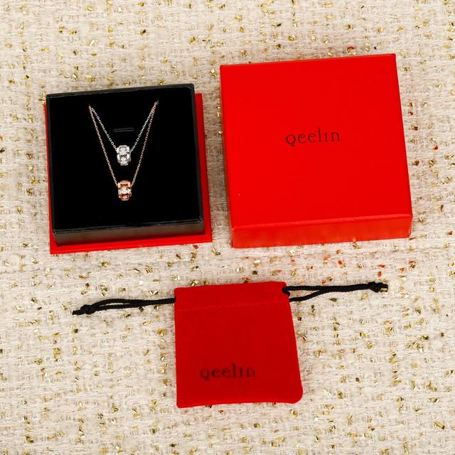 211983 我们出品 可订做18K真金真钻版，只做对版真金货，价询客Fu Wulu是Qeelin最具表代性的系列， 象征健康与幸运。超精工，镶工非常紧密饱满，