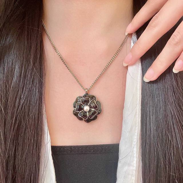 香奈儿山茶花双C项链