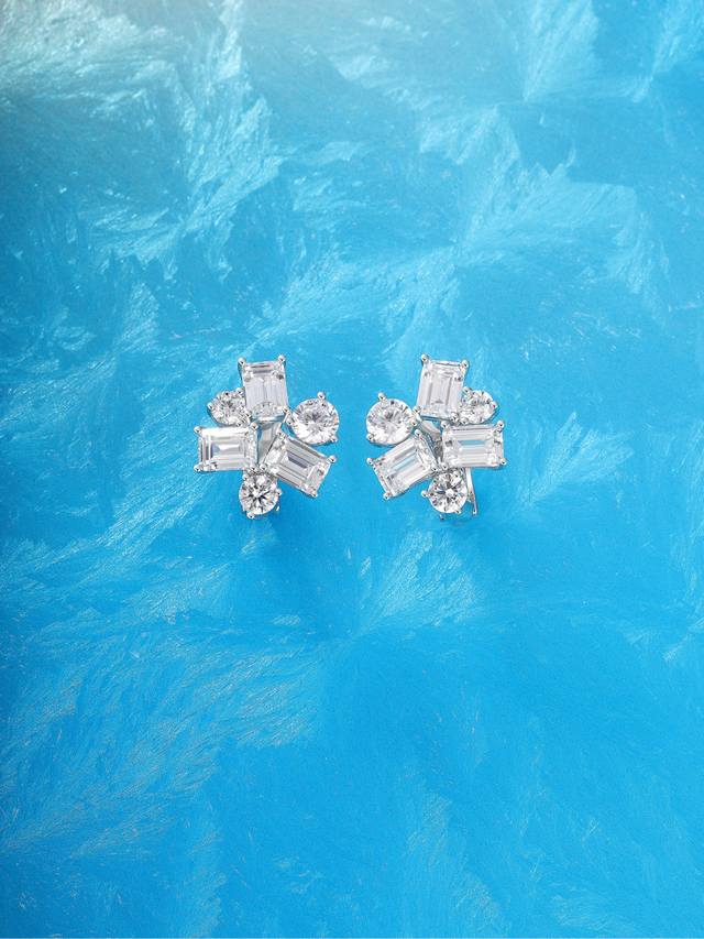 211731 我们出品 颜值超高 彩宝系列-异形钻石耳拍 通体925纯银耐磨保色度行业最新配方优金电镀！人无我有！对标高级珠宝工艺！全部是一致真金真钻的做法，一