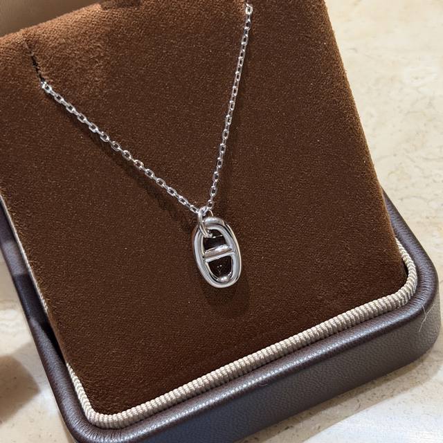 A7302 火爆 猪鼻子 光面 项链 1New Arrival 高品质 高端定制 S925通体纯银 镀18K金 原版材质 与专柜一致高级Cnc 抛光处理 情侣款