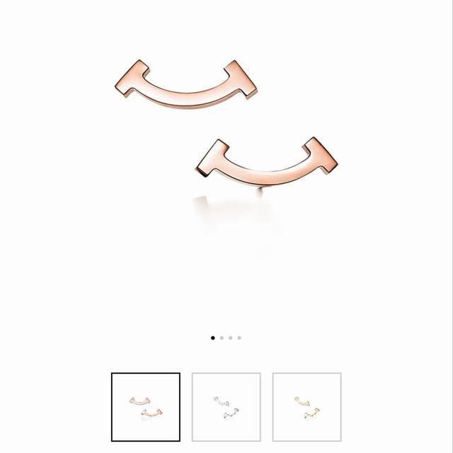 Tiff 蒂芙尼耳钉微笑耳钉光面 以笑脸最强的灵感设计，微笑是一种最美自信，由心发出最真诚魅力。 简约精致潮人必备单品 耳钉光