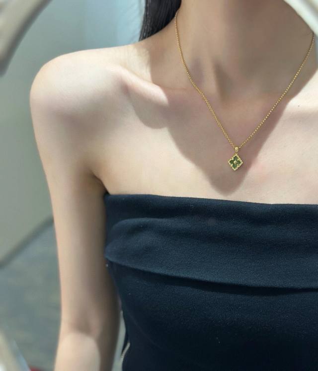 V金材质布契拉提绿珐琅小号双面无钻项链