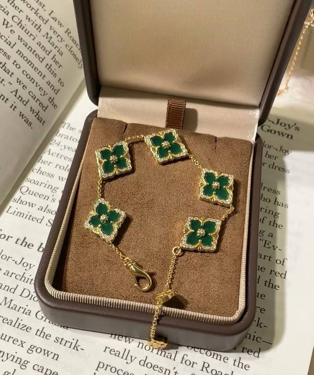 V金材质对版精工布契拉提孔雀石手链