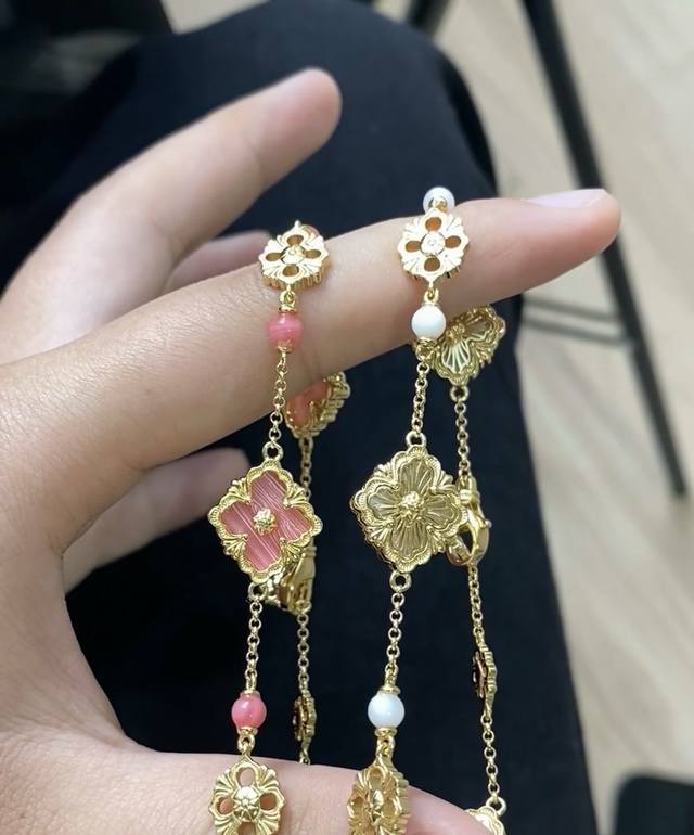 V金材质对版精工布契拉提手链