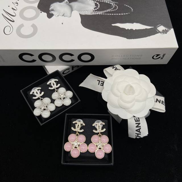 2色 香奈儿24B双C花朵琉璃耳钉 粉色少女感满满 白色清冷气质