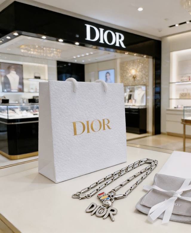 Dior新款 迪奥项链原单货专柜新款开模复古潮流时尚必备 男女均可佩戴 情侣款同款 摇滚朋克泰银风格 复古元素 潮流百搭 官网同款项链最新款链条档次更高明星经典