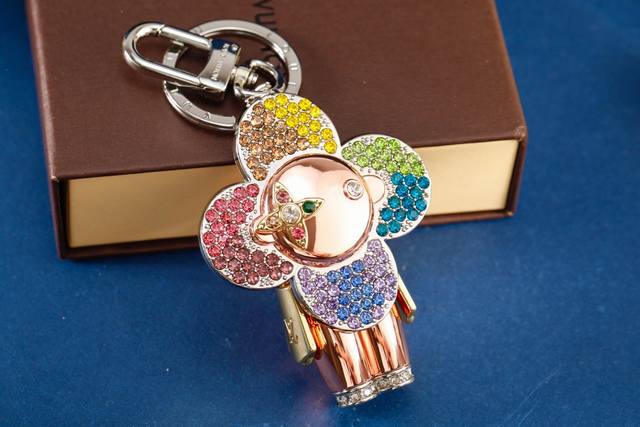 驴家太阳花娃娃钥匙扣吊坠挂件系列 彩色镶钻花朵玫瑰金色娃体设计彩钻娃 图片色1色选917014