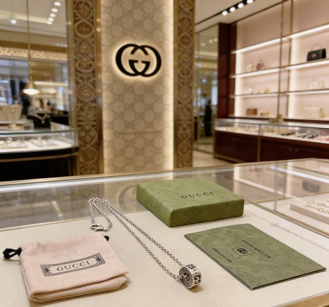 古驰项链最新款链条档次更高明星同款Anger Forest系列双G经典款设计理念项链系列复古银项链 细节对版做旧处理 非市面亮面版型 这款一直在出 古驰里面热卖